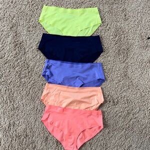 Victoria's Secret Hiphugger Culotte Classique  Seamless 5 Panty Set. New.